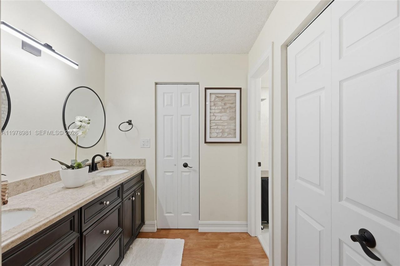 8249 NW 70th St, Tamarac, FL 33321 Photo