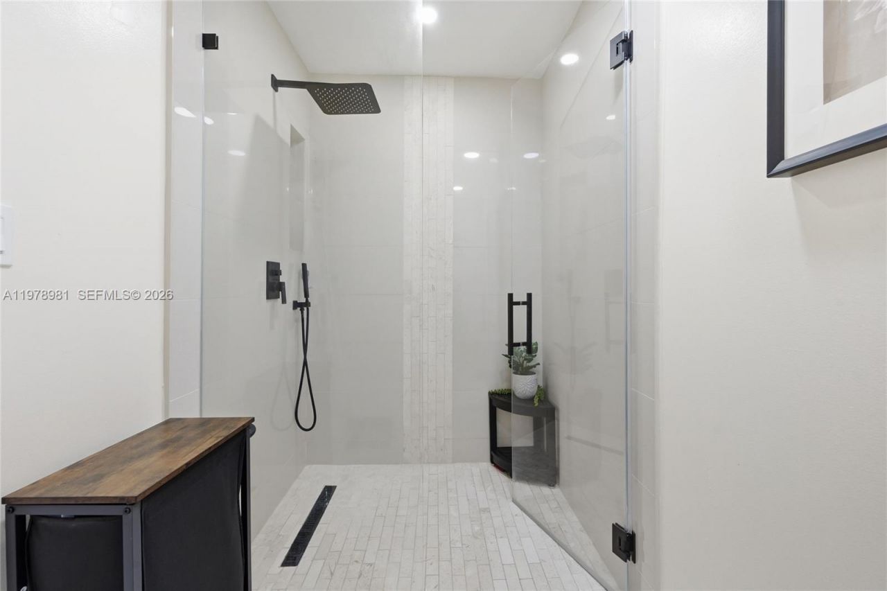 8249 NW 70th St, Tamarac, FL 33321 Photo