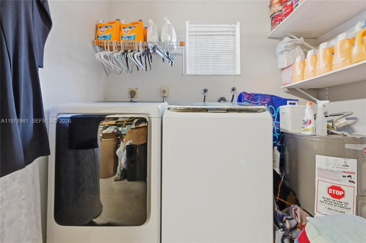 8249 NW 70th St, Tamarac, FL 33321 Photo