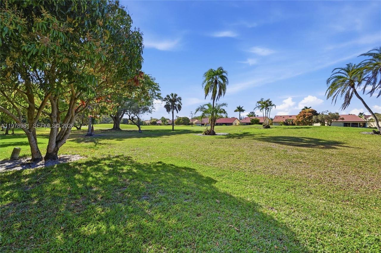 8249 NW 70th St, Tamarac, FL 33321 Photo