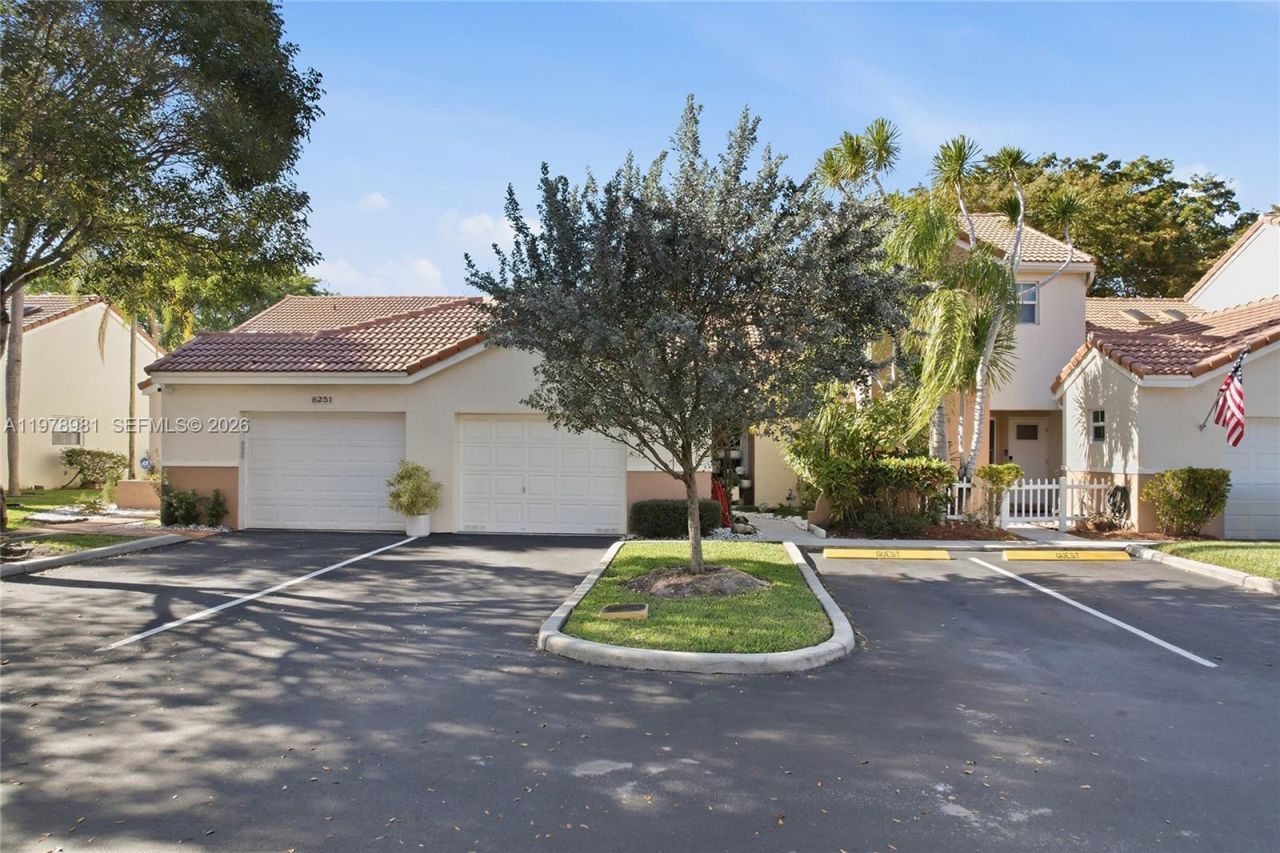 8249 NW 70th St, Tamarac, FL 33321 Photo