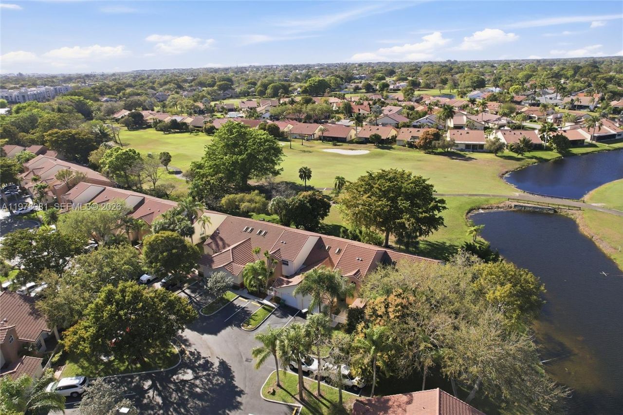 8249 NW 70th St, Tamarac, FL 33321 Photo