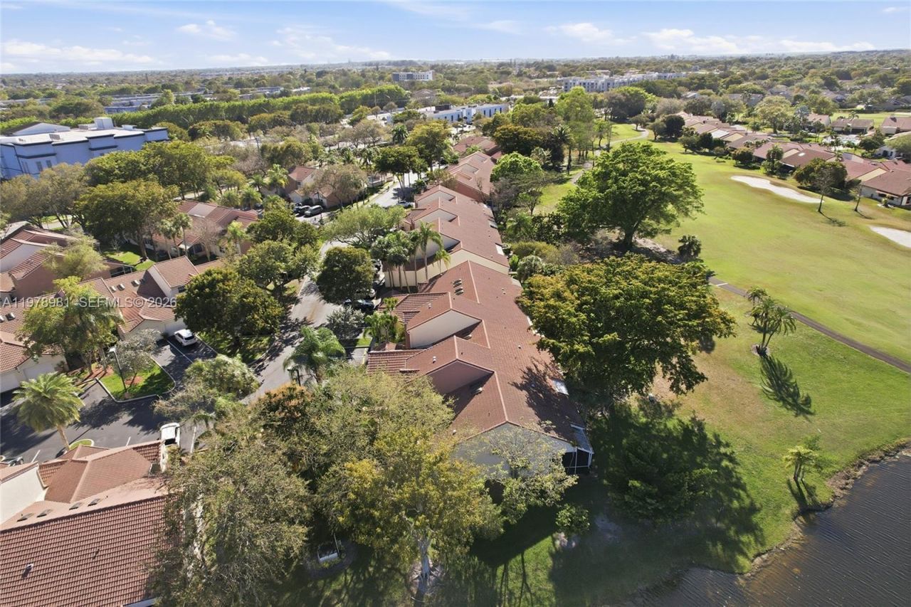 8249 NW 70th St, Tamarac, FL 33321 Photo