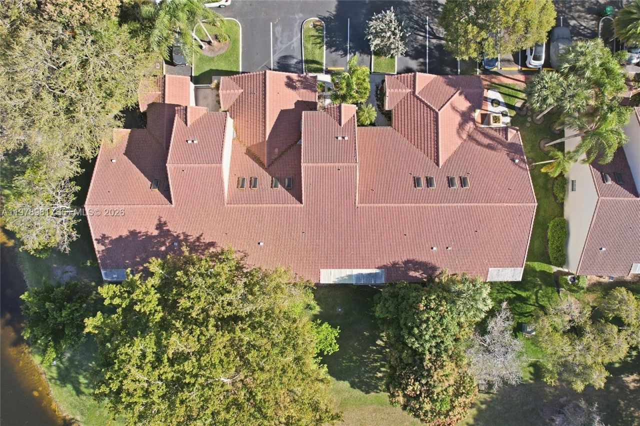 8249 NW 70th St, Tamarac, FL 33321 Photo