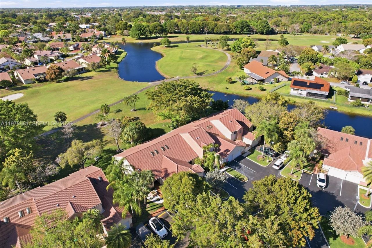 8249 NW 70th St, Tamarac, FL 33321 Photo