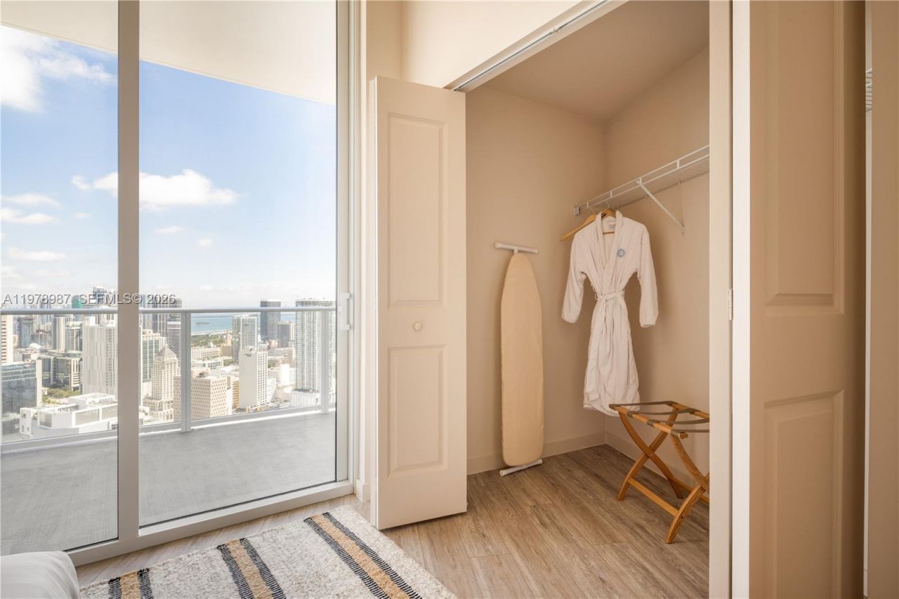 275 SW 6th St, Unit 2007, Miami, FL 33130 Photo