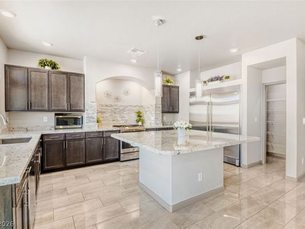 8606 Elk Run Court , Las Vegas, NV 89139