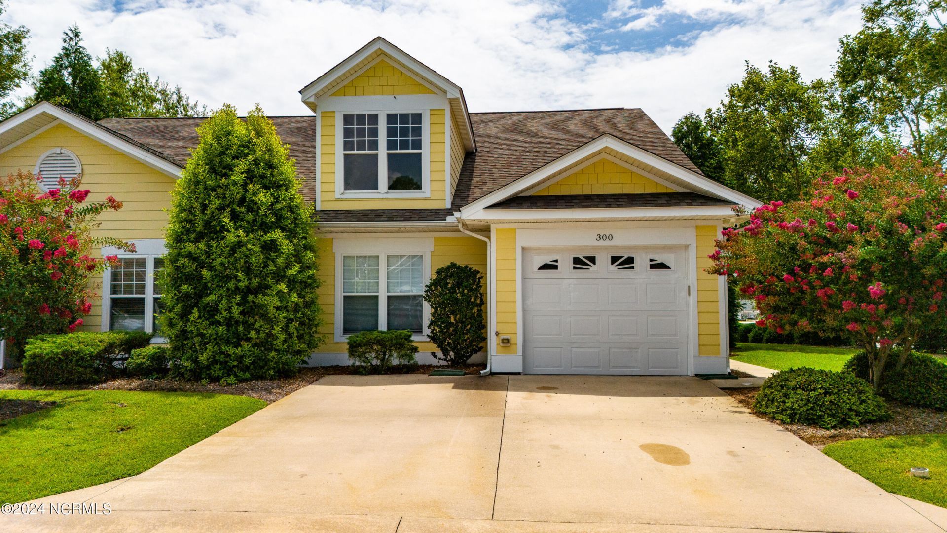 300 Sweetwater Cove, Newport, NC 28570 Main Photo