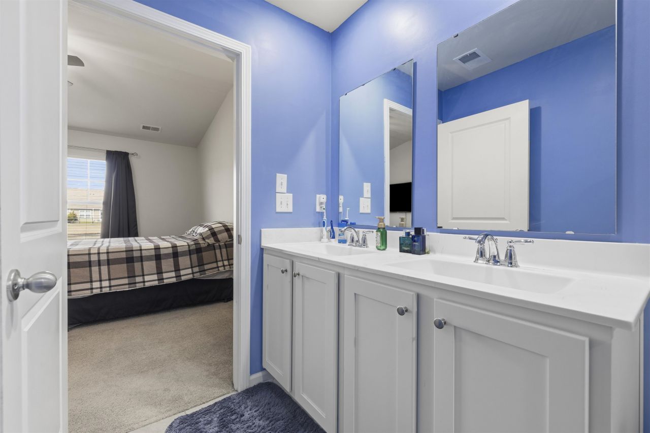 1807 Berkley Village Loop Photo 20