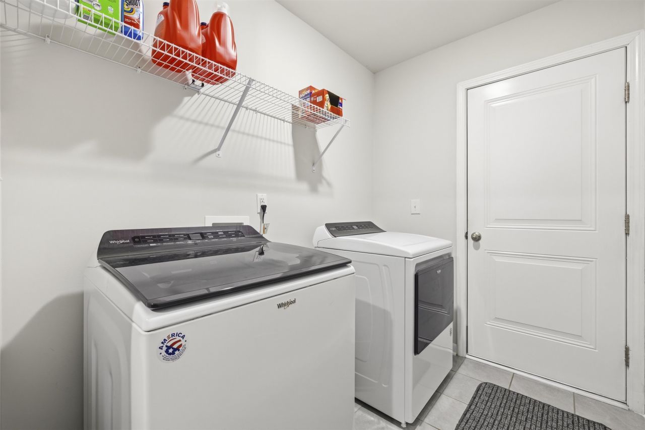 1807 Berkley Village Loop Photo 26