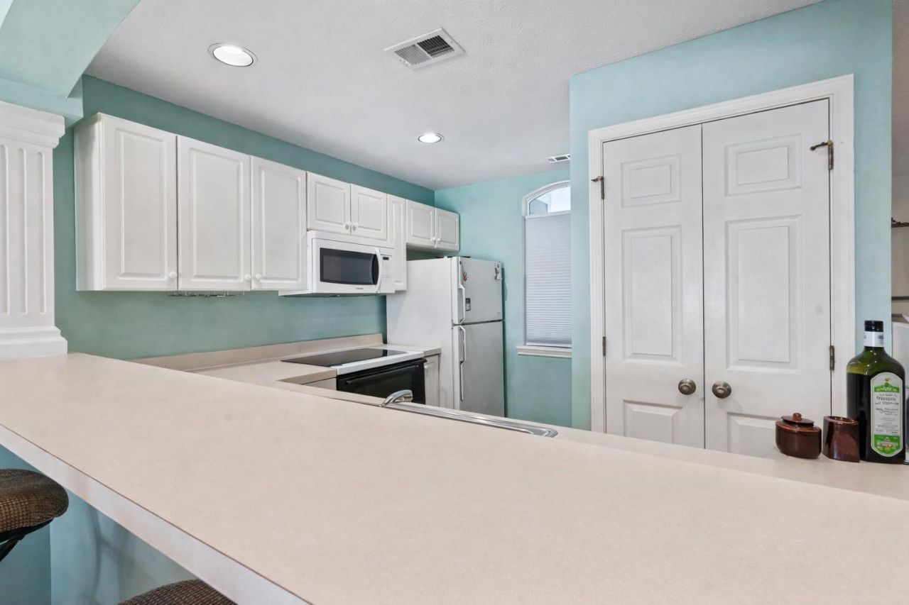 4633 Lightkeepers Way Photo 11