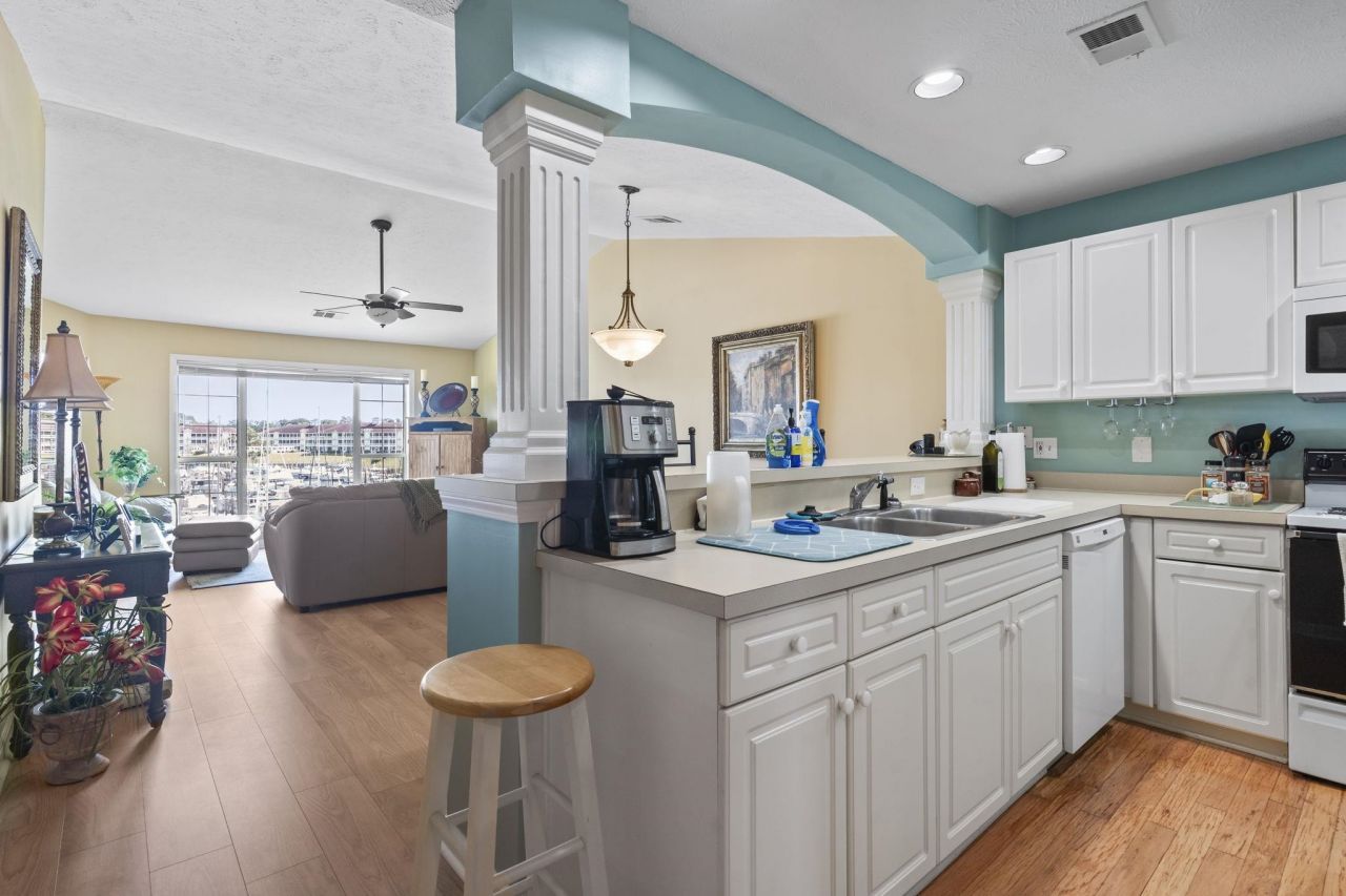 4633 Lightkeepers Way Photo 13