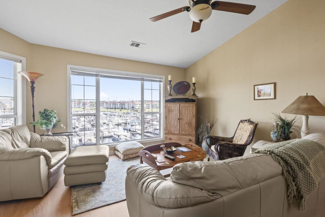 4633 Lightkeepers Way Photo 19