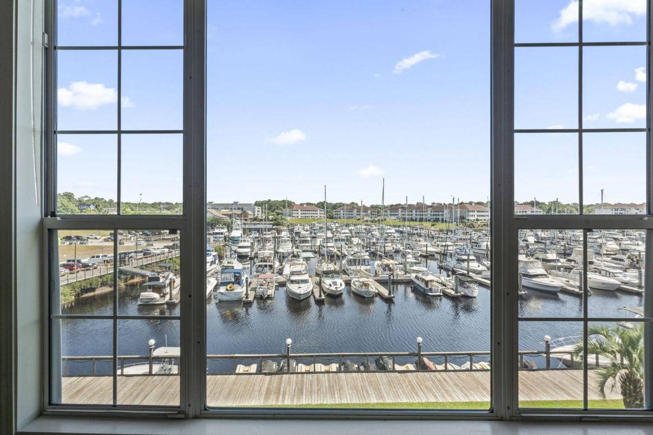 4633 Lightkeepers Way Photo 24