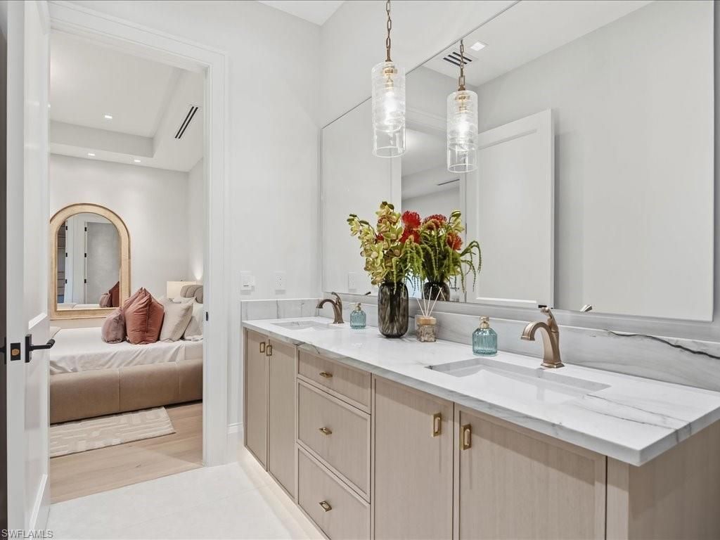 117 West St , Naples, FL 34108 Photo