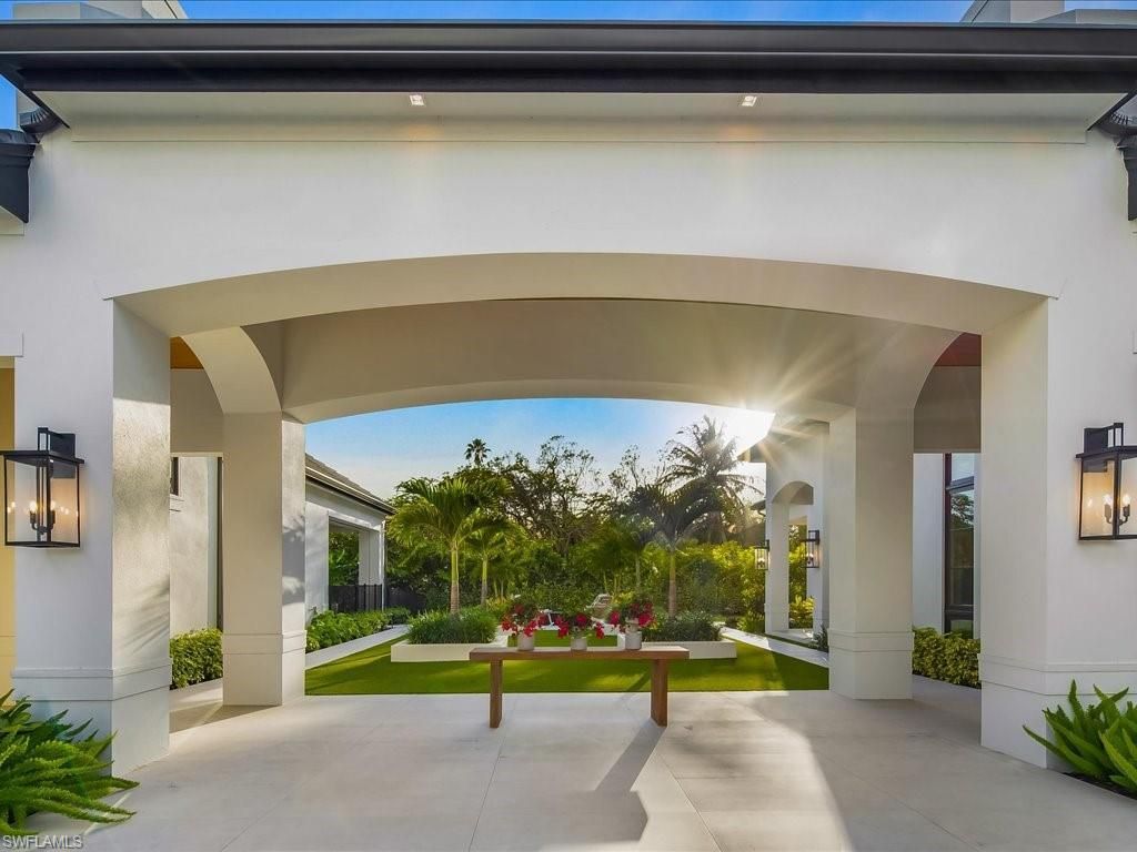 117 West St , Naples, FL 34108 Photo