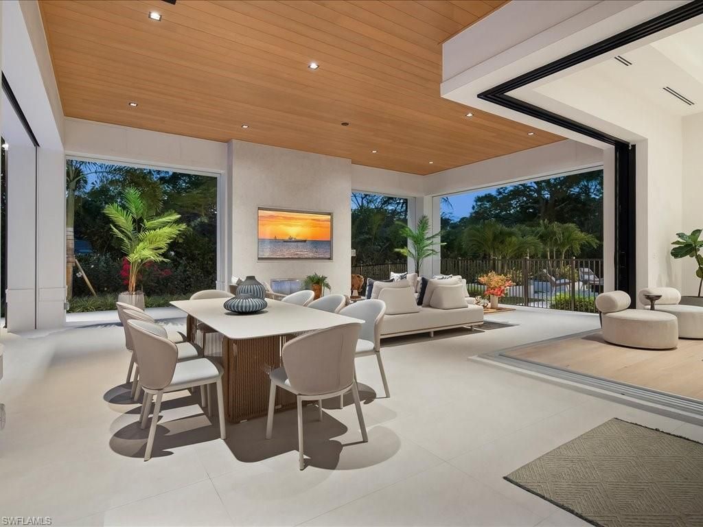 117 West St , Naples, FL 34108 Photo