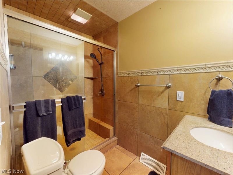 173 Portage Lakes Drive , Akron, OH 44319 Photo 18