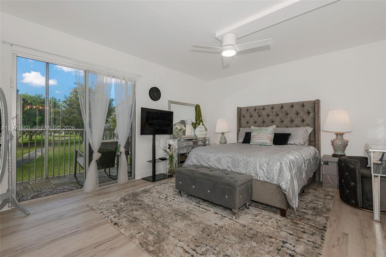 300 SW 134th Way , Unit 212E, Pembroke Pines, FL 33027 Photo