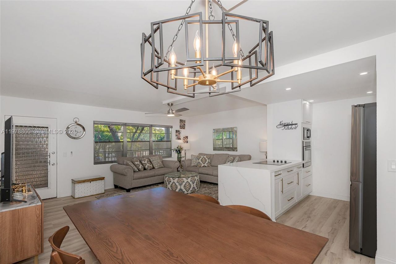 300 SW 134th Way , Unit 212E, Pembroke Pines, FL 33027 Photo