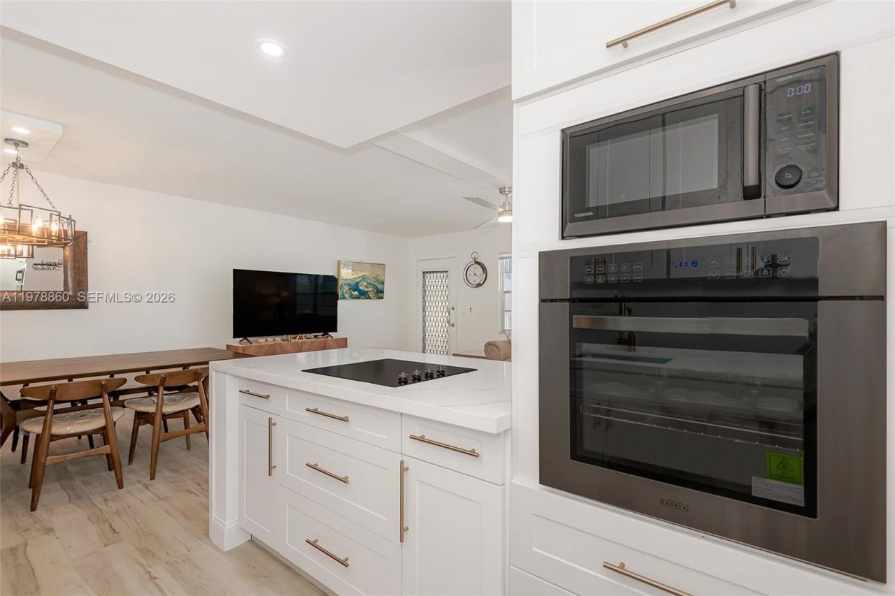 300 SW 134th Way , Unit 212E, Pembroke Pines, FL 33027 Photo