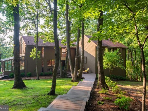 725 LAUREL RIDGE ROAD, REINHOLDS, PA 17569