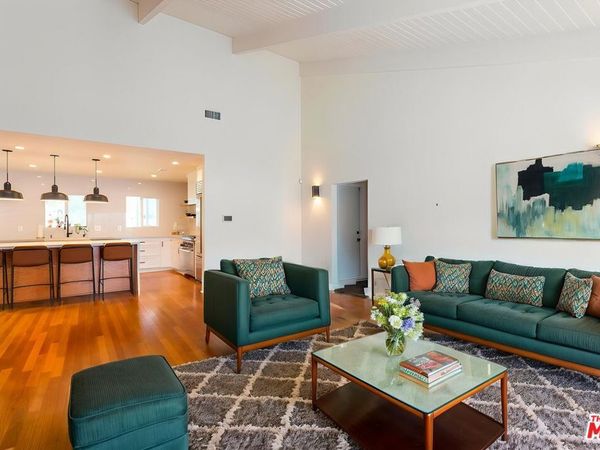 23721 Mariano Street, Woodland Hills, CA 91367