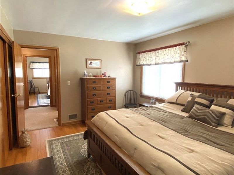 575 East Street , East Palestine, OH 44413 Photo 23