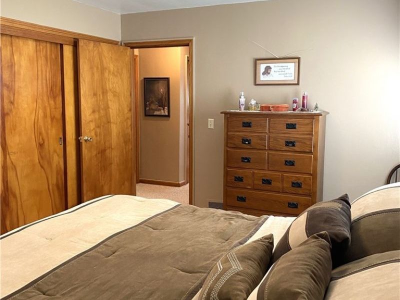 575 East Street , East Palestine, OH 44413 Photo 24