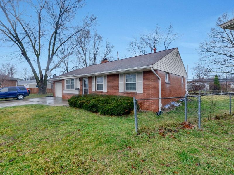 1370 Erickson Road , Columbus, OH 43227 Photo 2