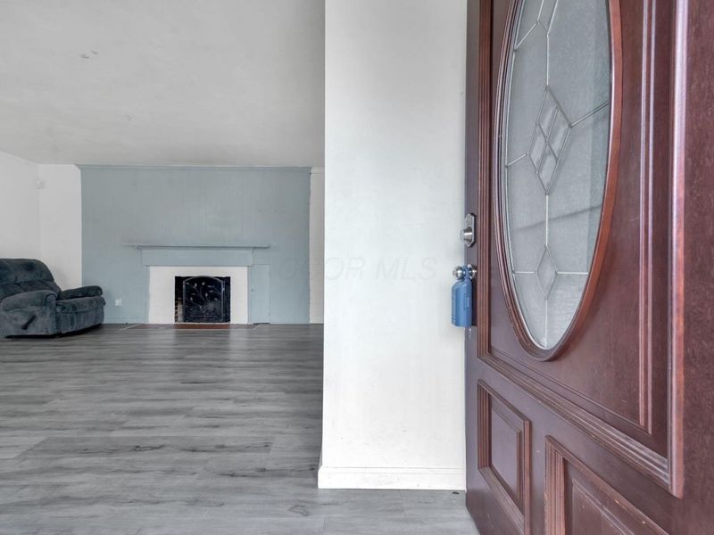 1370 Erickson Road , Columbus, OH 43227 Photo 3