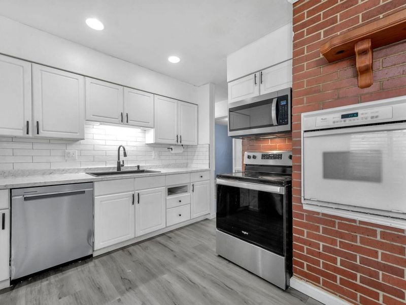 1370 Erickson Road , Columbus, OH 43227 Photo 8