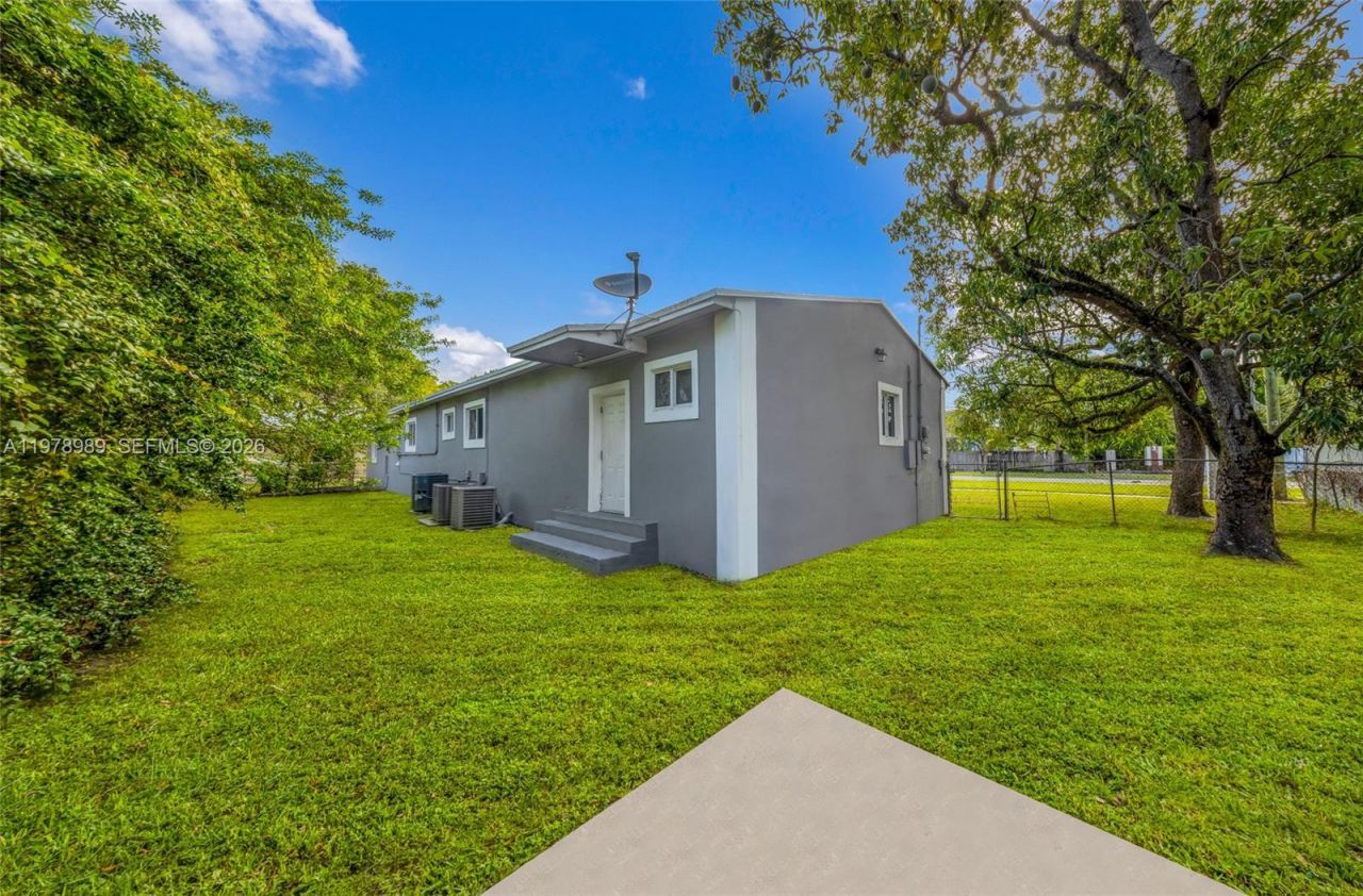 12090 NW 12th Ave , North Miami, FL 33168 Photo