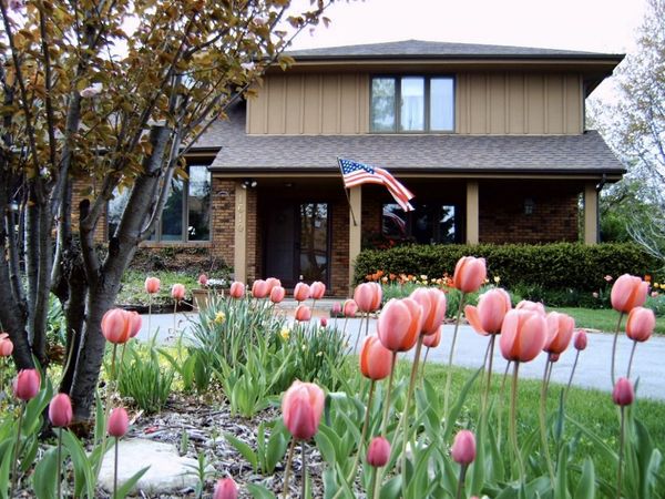 1610 Old Oak Place , Darien, IL 60561