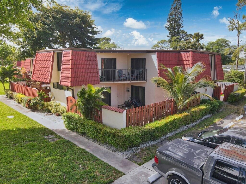 3838 Victoria Drive, West Palm Beach, FL 33406 Photo