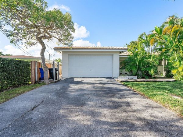 1641 Poinsettia Dr, Fort Lauderdale, FL 33305