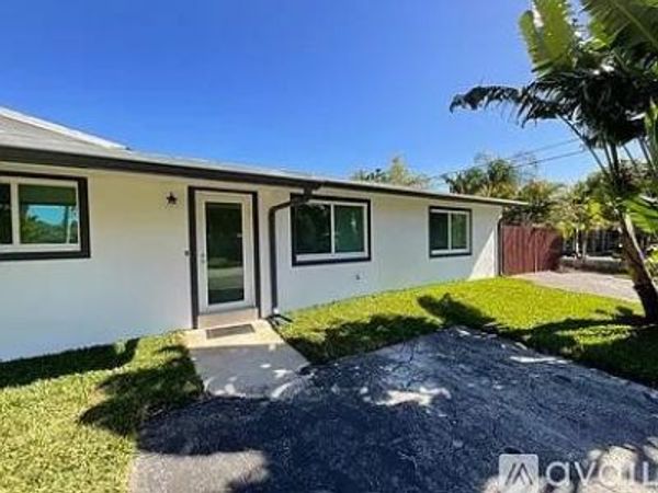 2308 NW 3rd Avenue, Unit 3, Wilton Manors, FL 33311