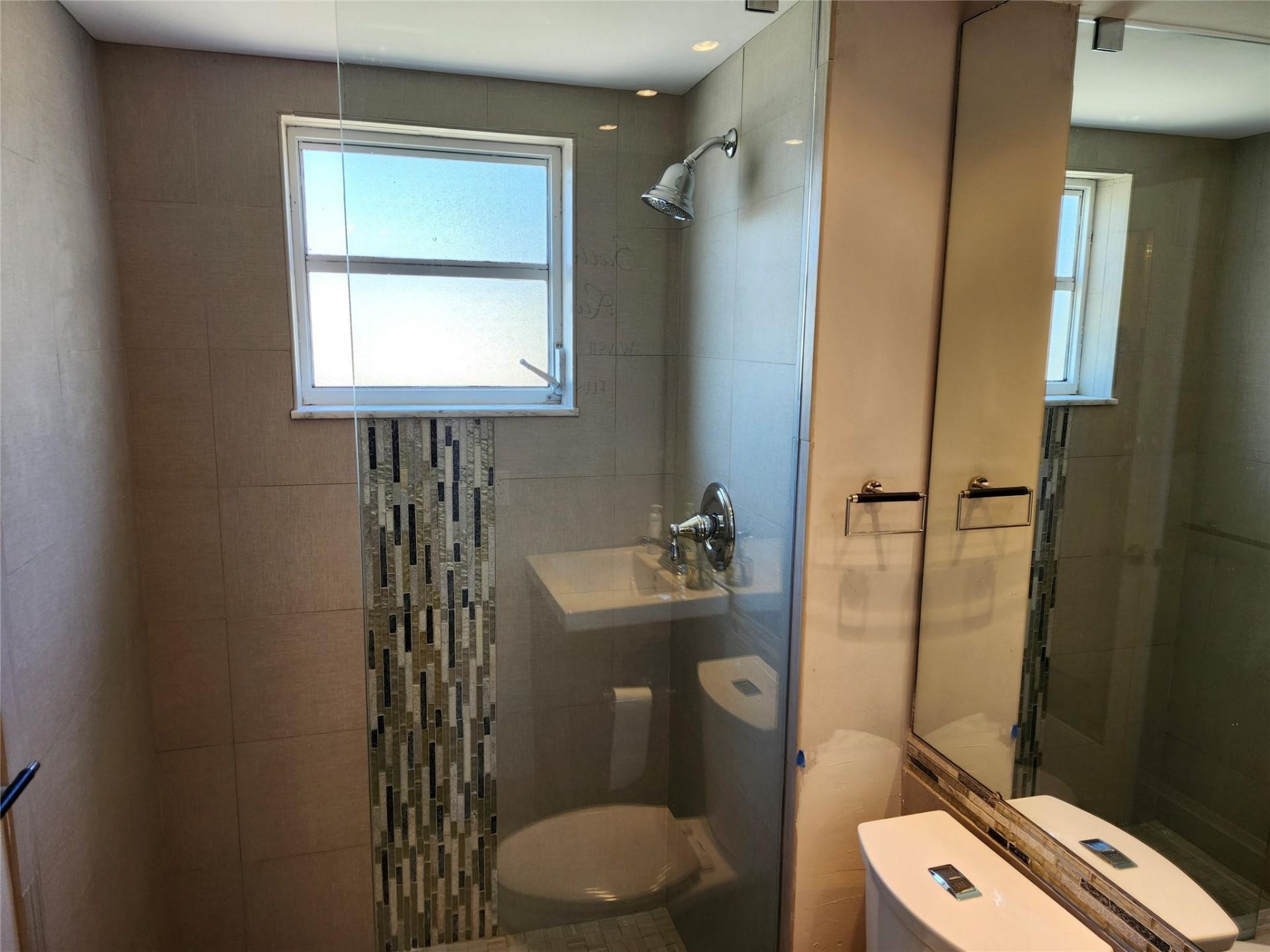 301 Cambridge Road, Unit 301, Hollywood, FL 33024 Photo