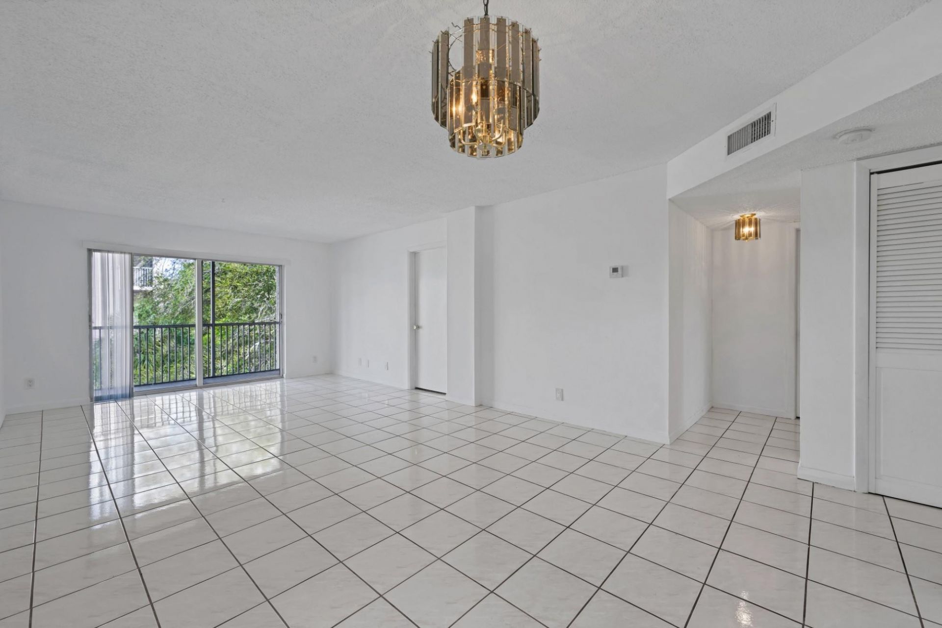 8735 Ramblewood Drive, Unit 409, Coral Springs, FL 33071 Photo