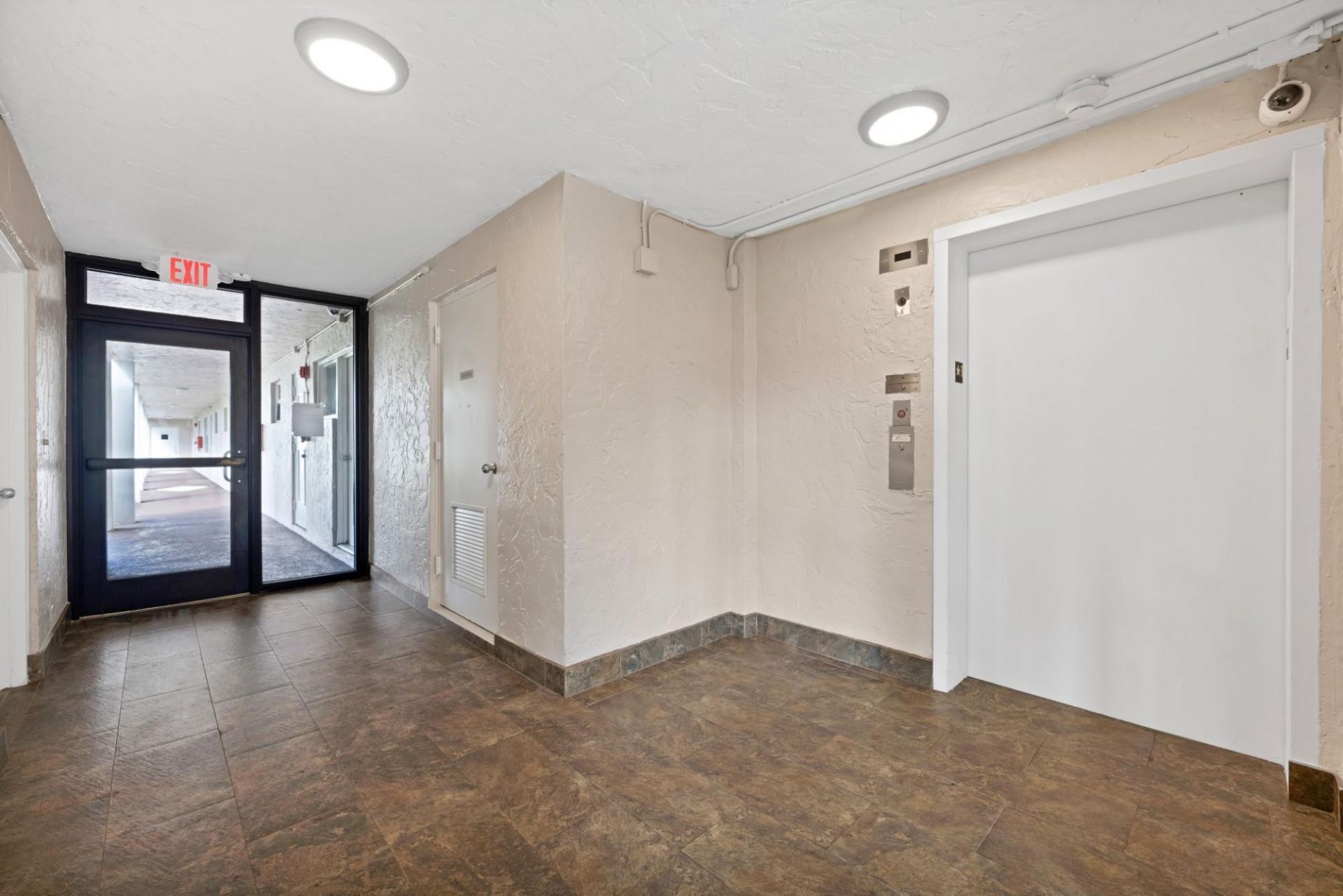 8735 Ramblewood Drive, Unit 409, Coral Springs, FL 33071 Photo