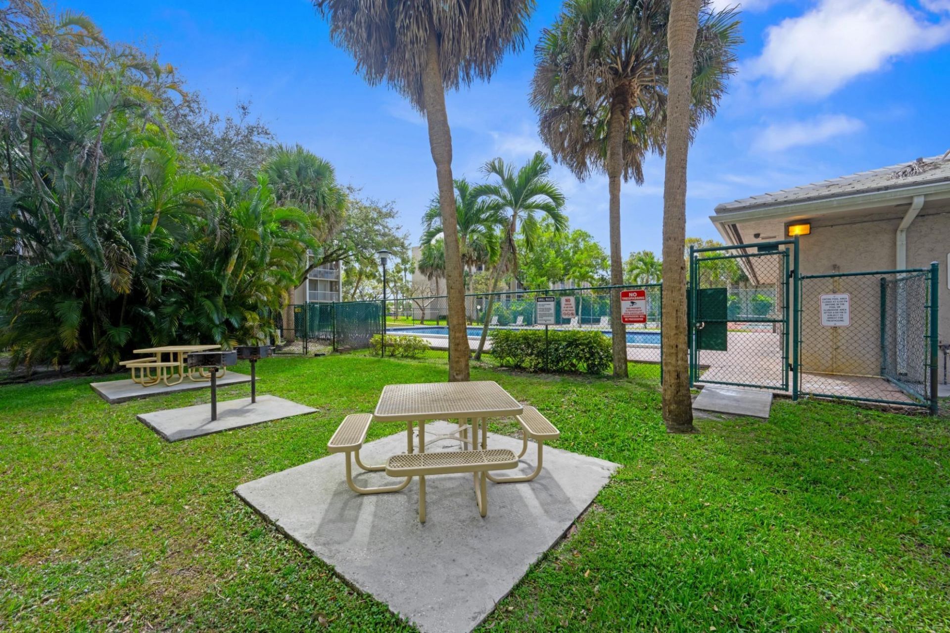 8735 Ramblewood Drive, Unit 409, Coral Springs, FL 33071 Photo