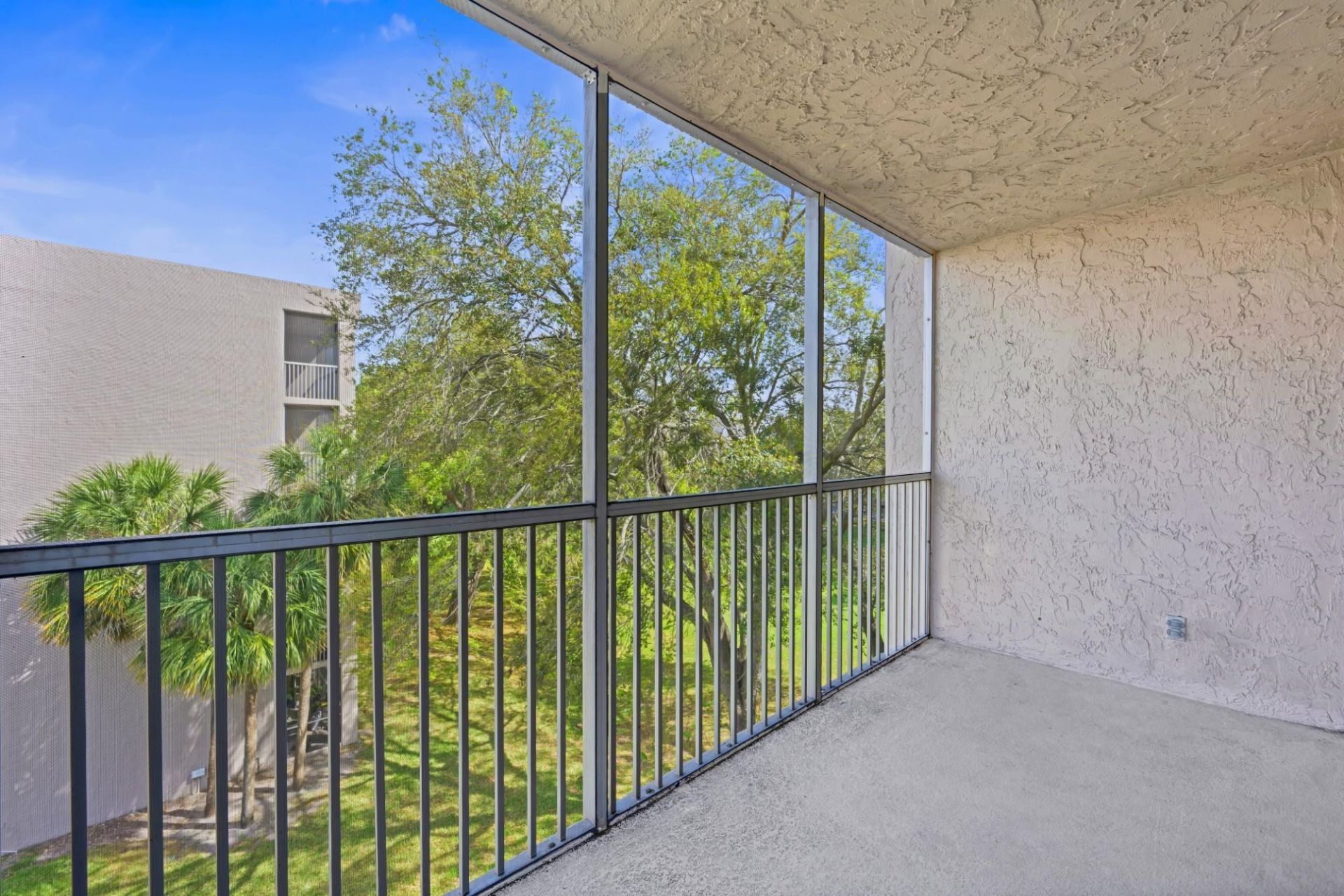 8735 Ramblewood Drive, Unit 409, Coral Springs, FL 33071 Photo