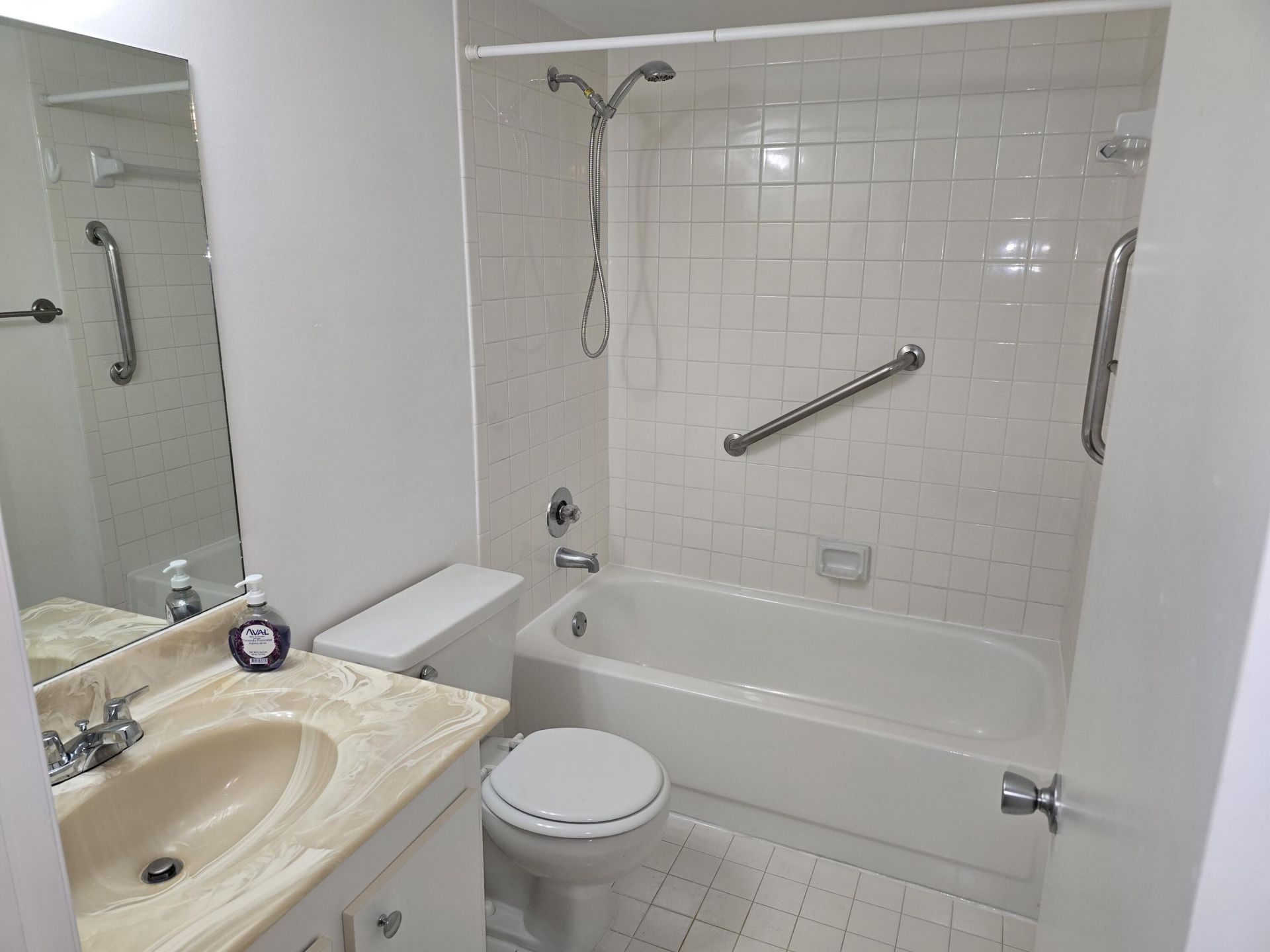 551 SW 135 Avenue, Unit 216b, Pembroke Pines, FL 33027 Photo
