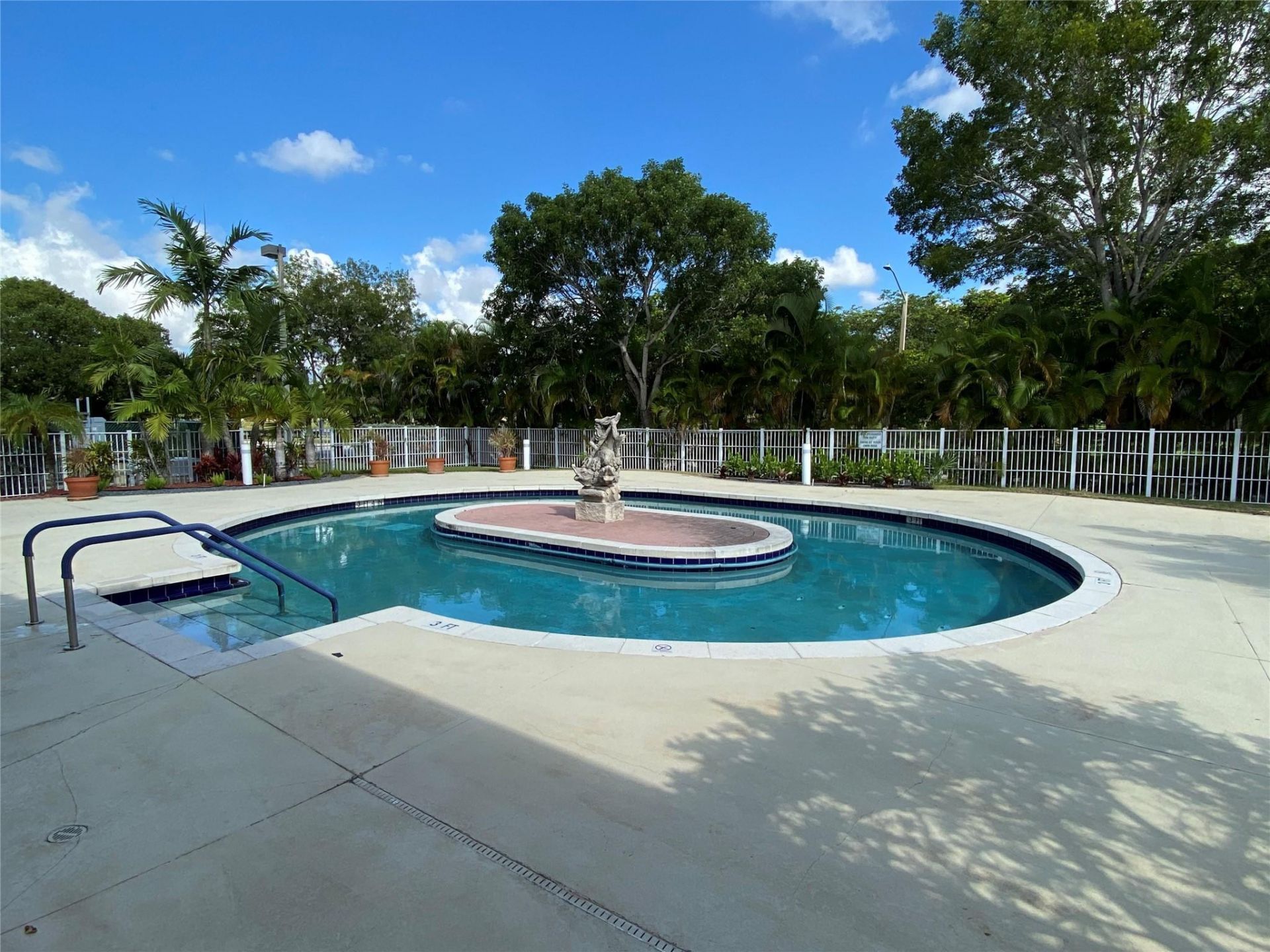 551 SW 135 Avenue, Unit 216b, Pembroke Pines, FL 33027 Photo