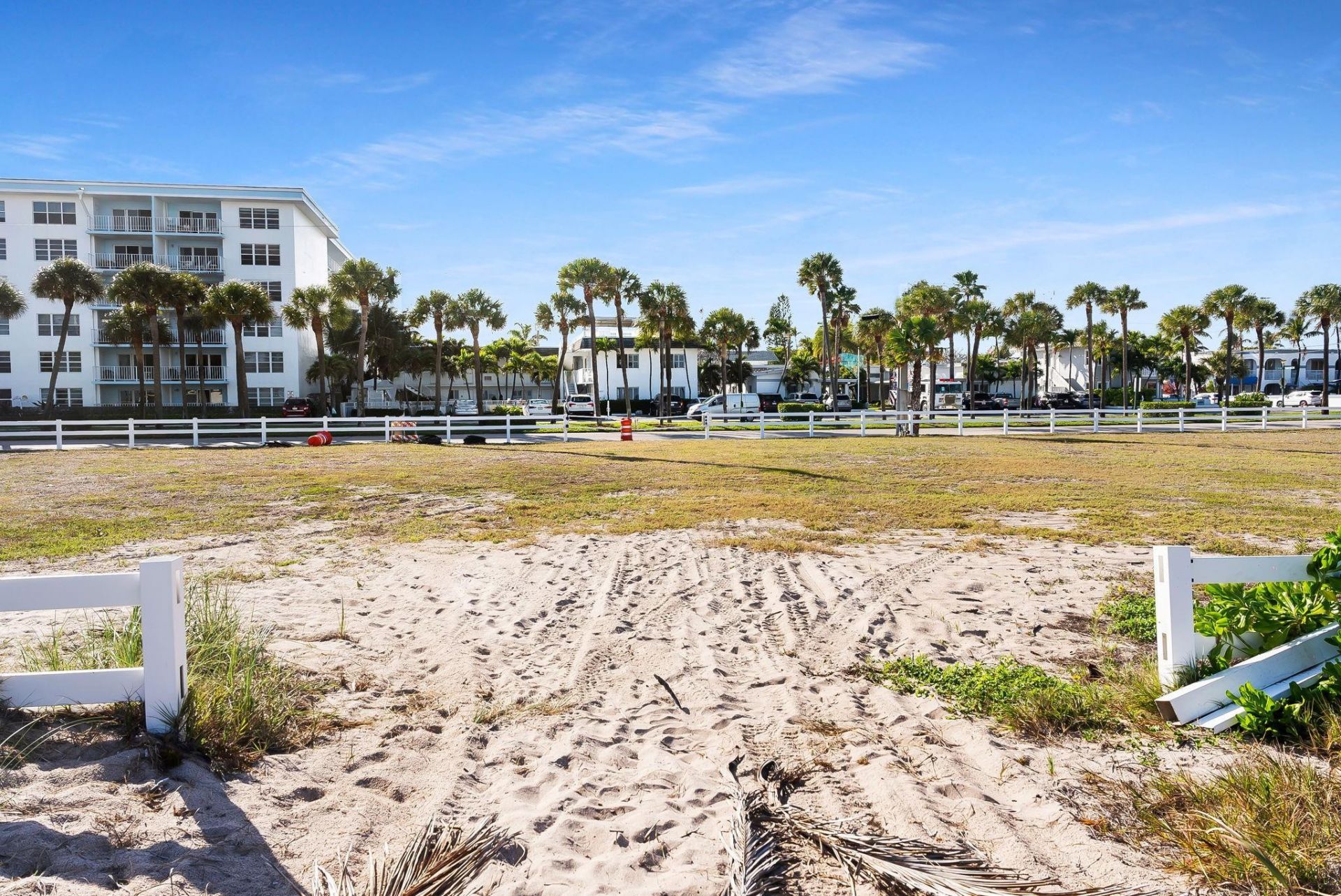 4546-4560 El Mar Drive, Lauderdale by the Sea, FL 33308 Photo