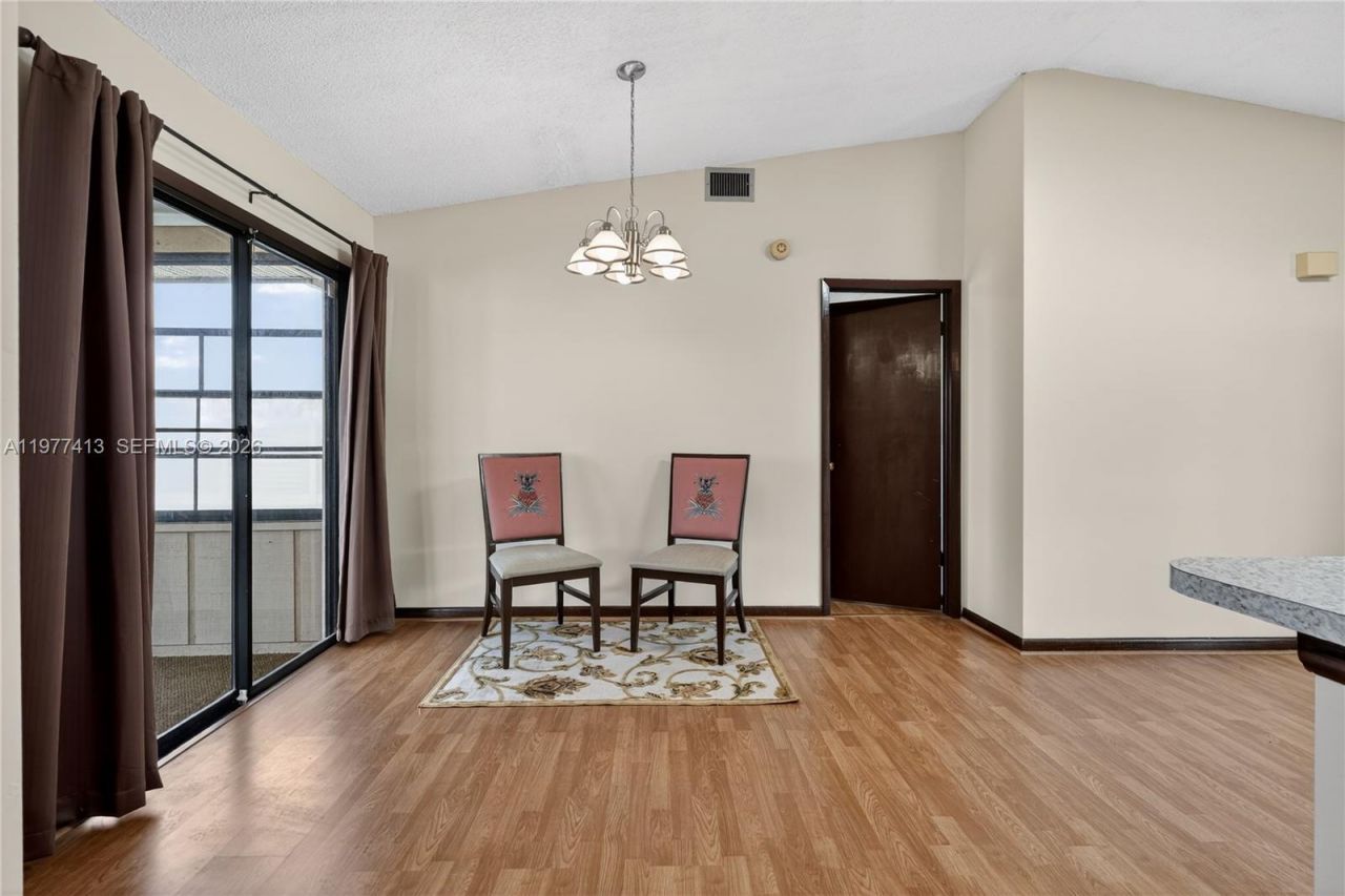 281 NE Greenbrier Ave, Port Saint Lucie, FL 34983 Photo