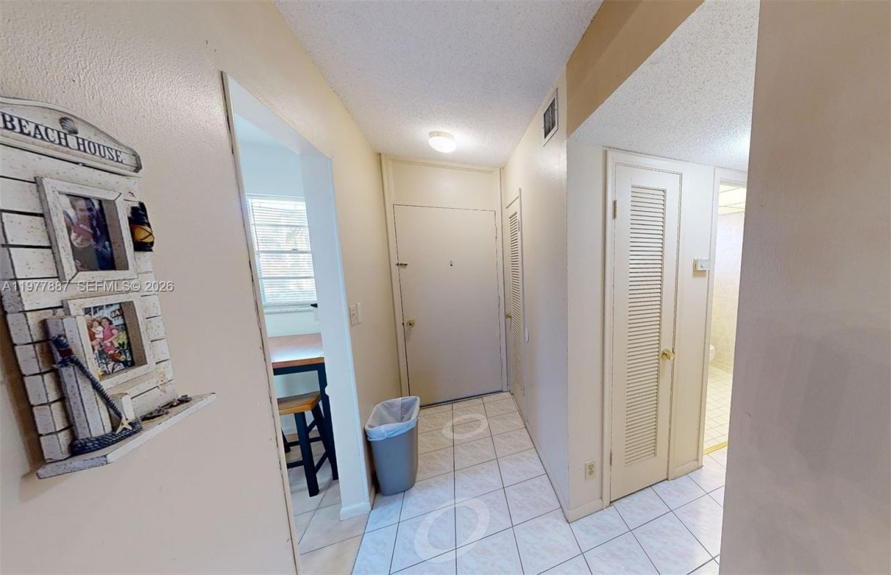 619 NE 14th Ave , Unit 303, Hallandale Beach, FL 33009 Photo