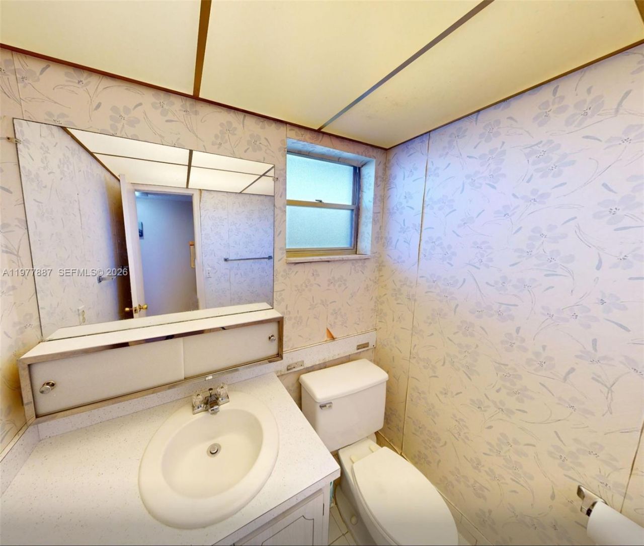 619 NE 14th Ave , Unit 303, Hallandale Beach, FL 33009 Photo