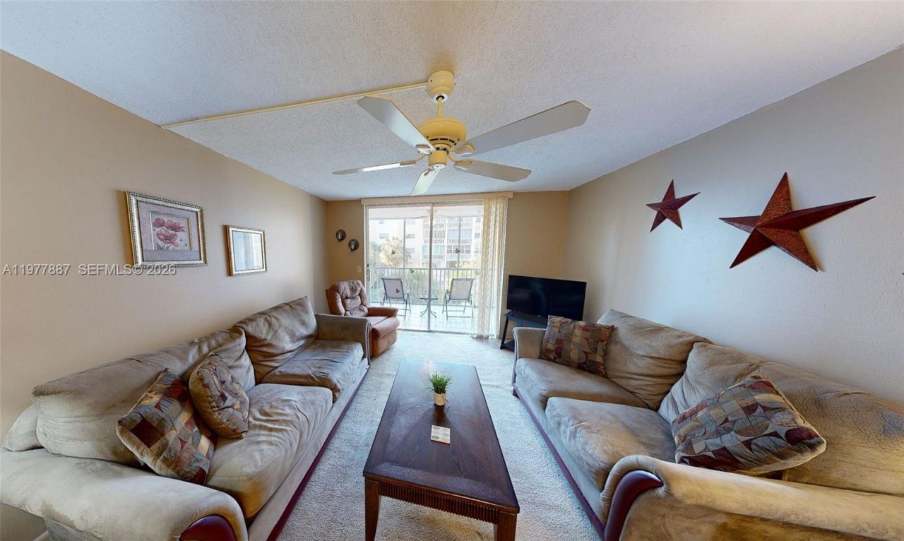 619 NE 14th Ave , Unit 303, Hallandale Beach, FL 33009 Photo