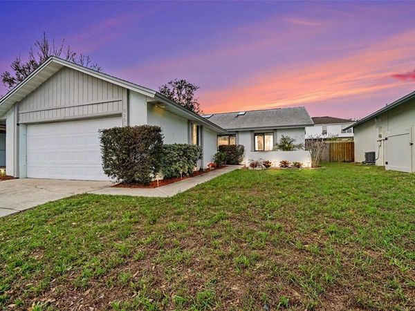 596 LAKE DOE BLVD , APOPKA, FL 32703